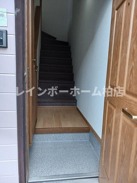 特典：仲介手数料が50％OFFです‼の玄関