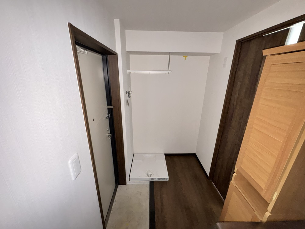 ヒルズ八尾本町の玄関