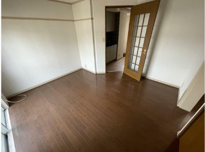 【居間・リビング】 | 渡辺マンション | 使いやすい居間です