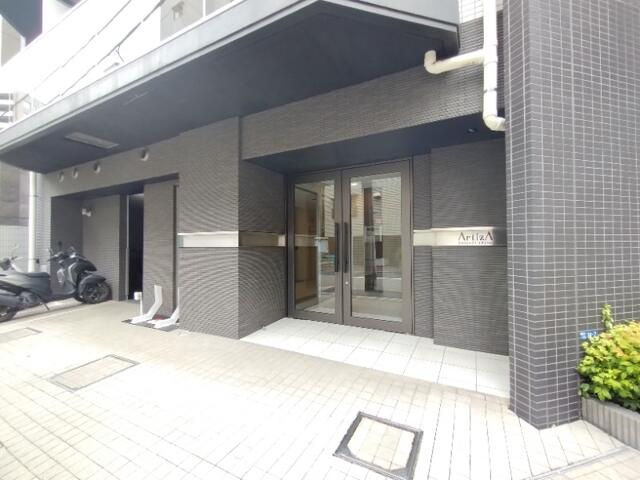 アルティザ東麻布のエントランス