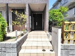 Ｓｉｌｖｅｒ　Ｐａｌｅｔｔｅのエントランス|建物の内部です