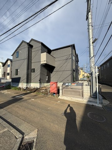 【今月の特選】横浜市瀬谷区瀬谷2丁目〔長期優良認定　給付金対象〕新築戸建ての前面道路含む現地写真