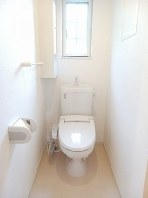 【トイレ】 | メゾン・ドゥ・ソレイユ | 落ち着いた色調のトイレです