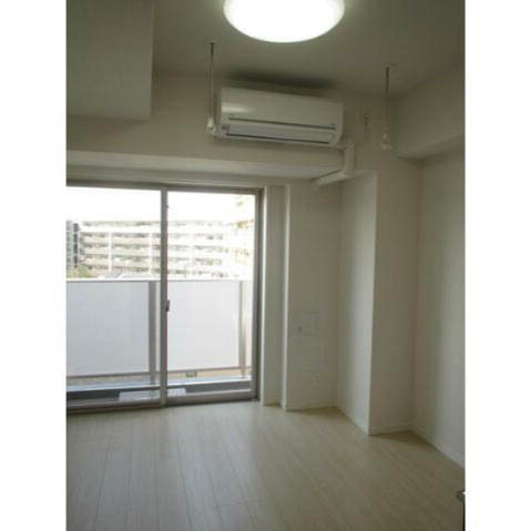 【居間・リビング】 | ラフィスタ川崎Ⅲ | 6帖のお部屋です。