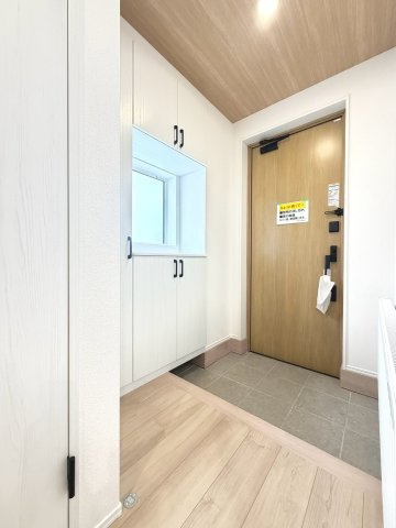 【新築戸建】札幌市西区西野6条5丁目3棟の玄関|同仕様物件