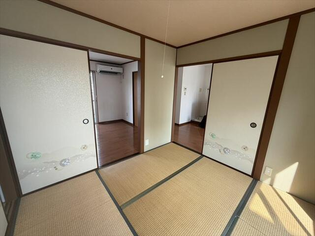 長谷川ビルの和室