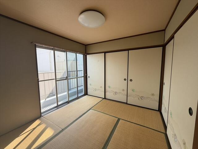 長谷川ビルの和室