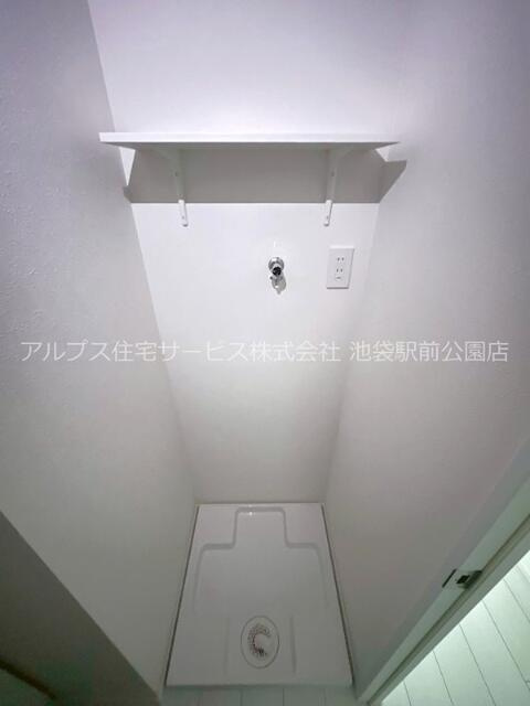 早稲田鶴巻町ＩＭＡハウスの洗面所