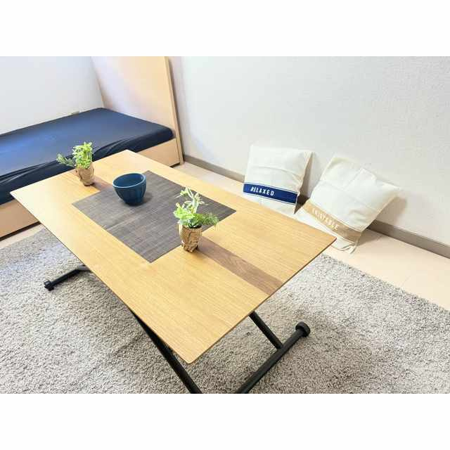 メゾン片倉の居間・リビング|小物はモデルルーム用となります。