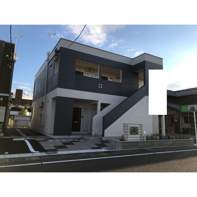 岐阜市宇佐南３丁目のアパートの外観