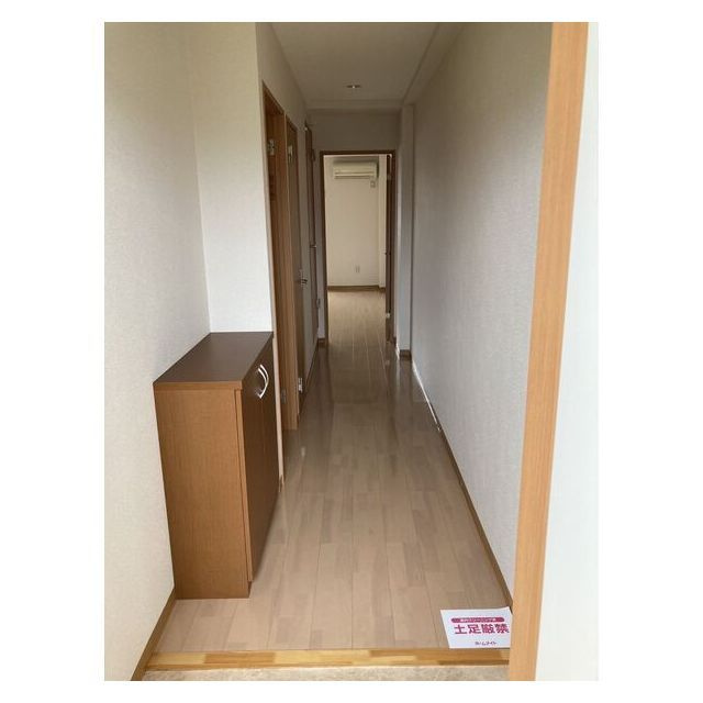 岐阜市南鶉２丁目のアパートの玄関