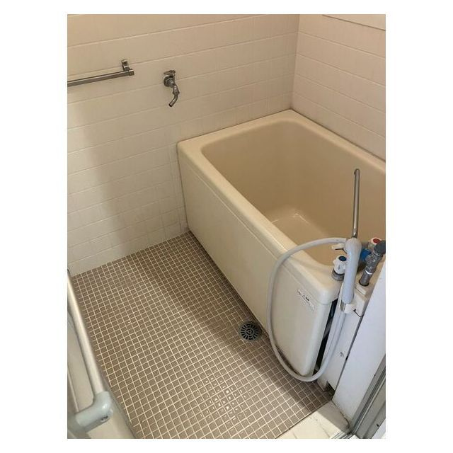 インフィール茜部の浴室