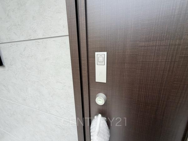 高崎市双葉町144番 A号棟の玄関|スマートキー付き玄関ドア