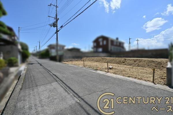 北葛城郡河合町広瀬台３丁目　建築条件なし土地の前面道路含む現地写真|■現地撮影写真■スーパーまで徒歩３分の便利な住環境！