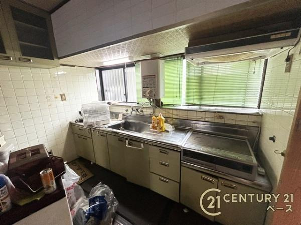 磯城郡田原本町大字八尾の中古一戸建のキッチン|■収納たっぷりのシステムキッチン！