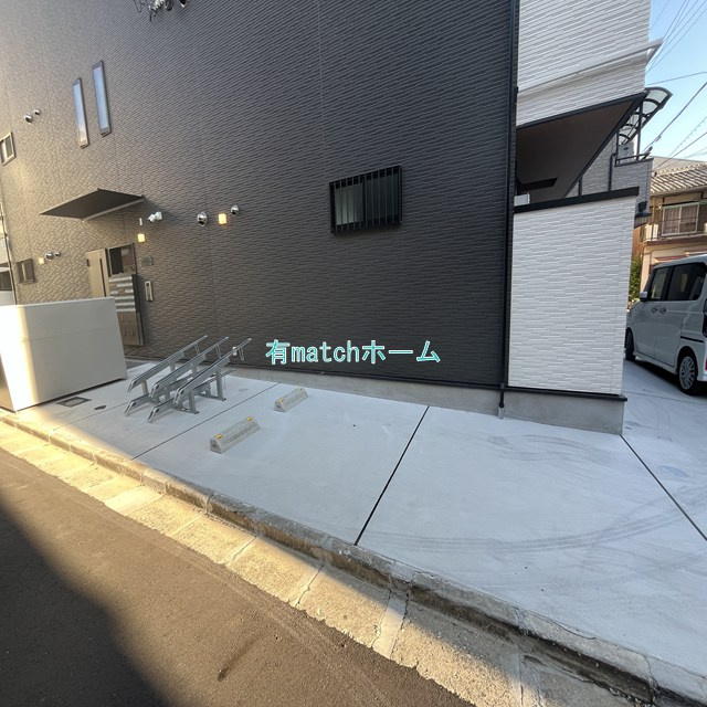 京橋フォーシーズンズの駐車場