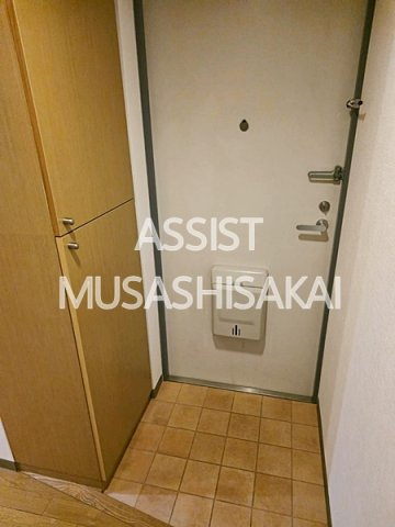 ティアラＡの玄関