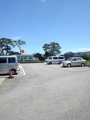 ブルーメの駐車場