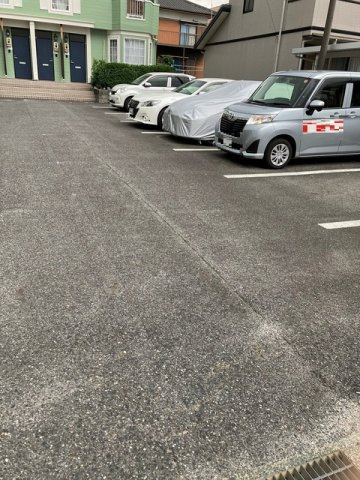 ロジュマンＦ－Ａの駐車場