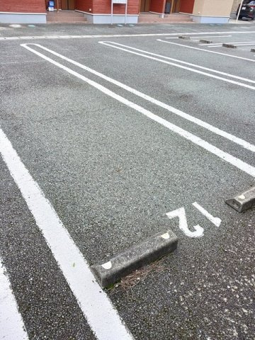 カサブランカ弐番館の駐車場