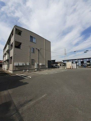 アルバの駐車場