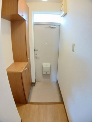 ファミール光葉Ⅱ　Ｂ棟の玄関