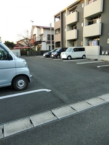 メゾン・ド・アリエッタの駐車場