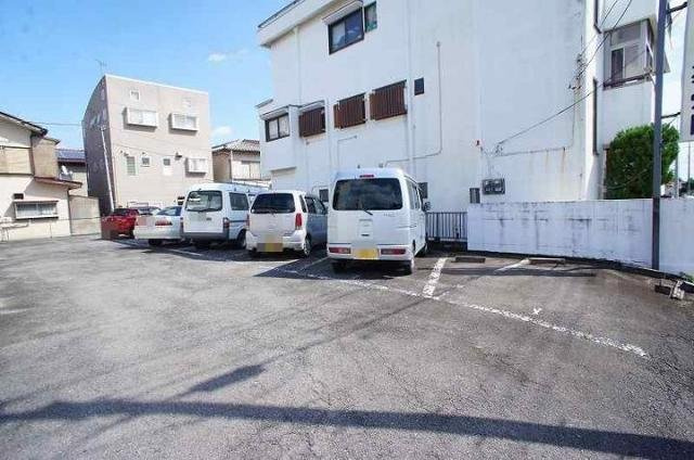 サンハイツＴの駐車場
