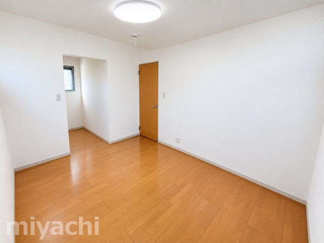 FIT-CELL エフエヌエスの洋室