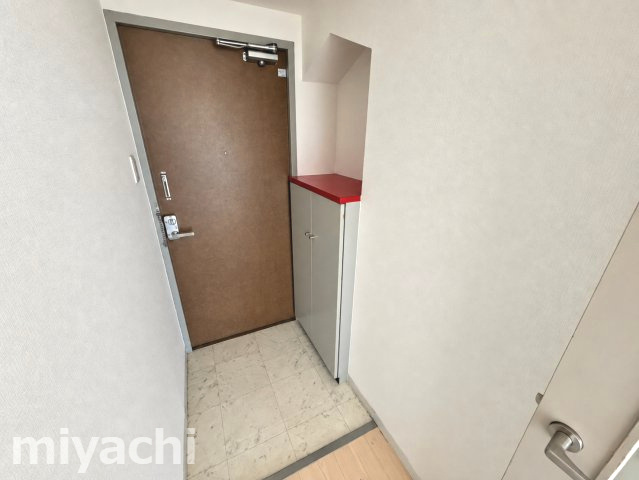 ガーデンヒルズの玄関