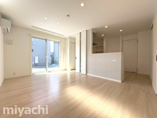 徳島市春日１丁目の一戸建ての居間・リビング
