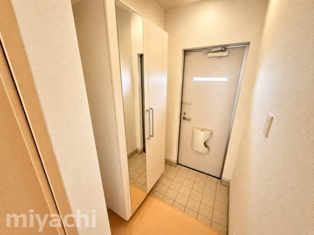 藍らんどこくふAの玄関
