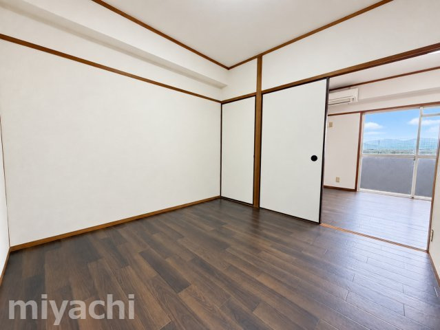 レジェンド国府の洋室