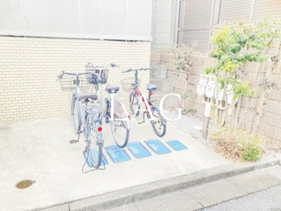 【その他共用部分】 | ラフルールドゥサクラ | 駐輪場です。
