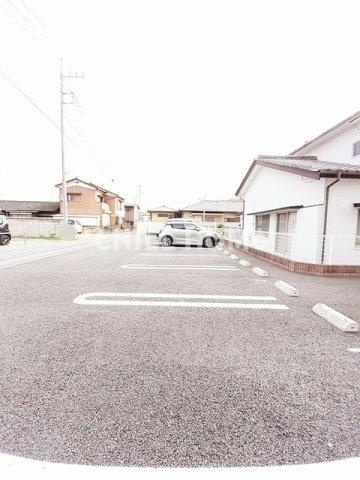ラッフィナートの駐車場|当社、チルホームのHPもご覧ください(^^)/物件情報多数♪