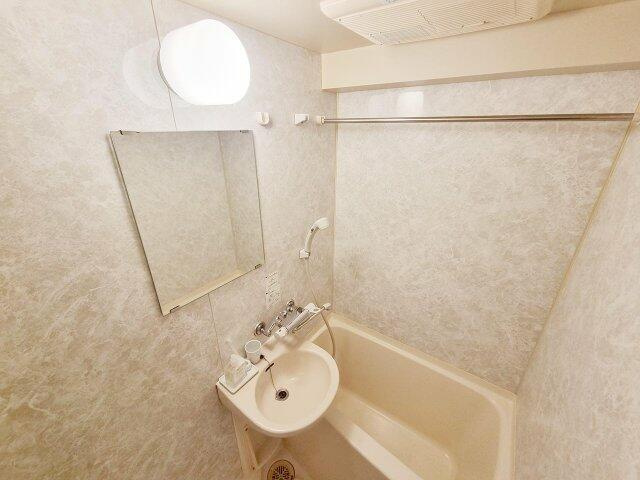 グラーサ銀座イーストの洗面所