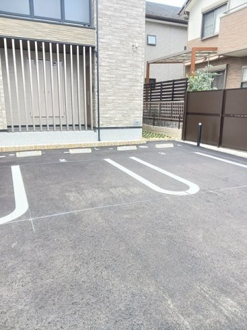 グレイス・Ｍの駐車場