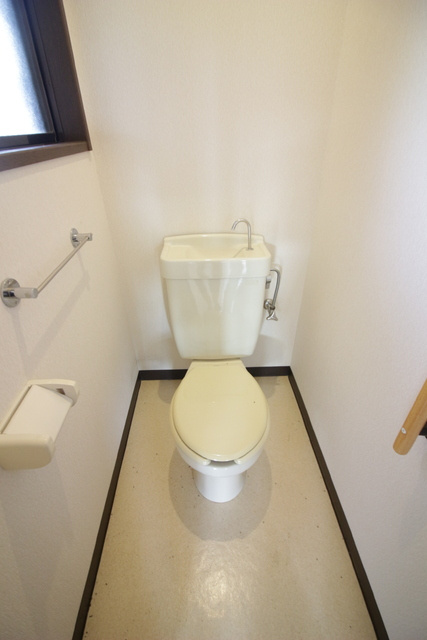 フォーサム・コガ【キャッシュバック対象物件】のトイレ|シンプルで使いやすいトイレです