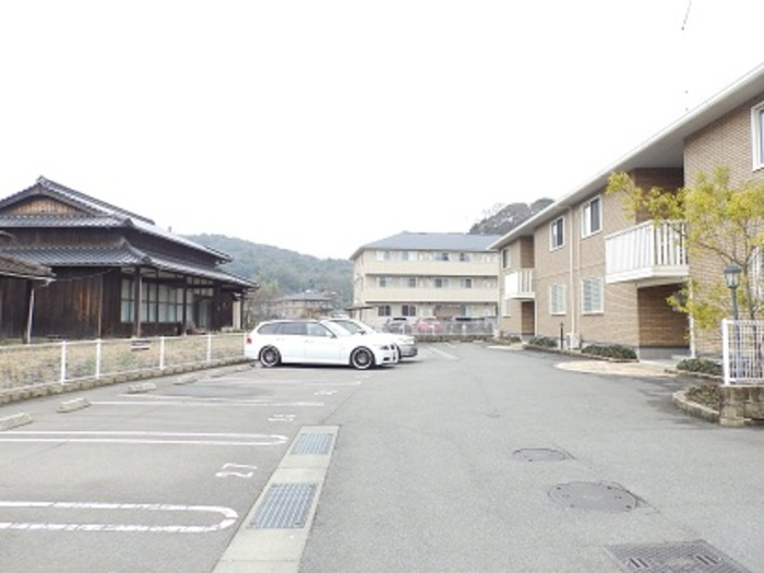 グランディール　ウベ　B棟の駐車場