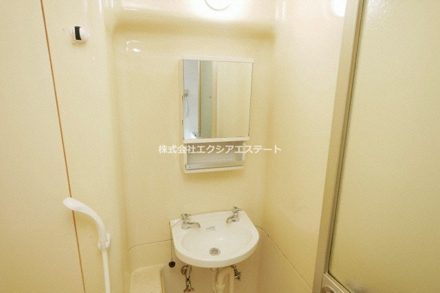 コーポイン長居A棟の洗面所