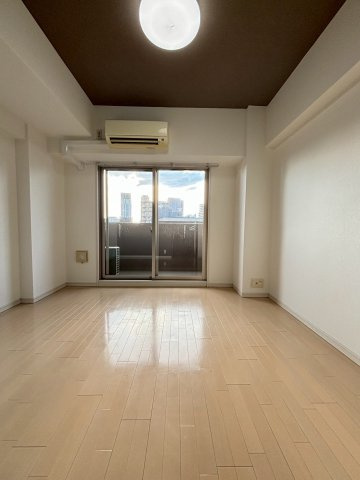エスライズ難波EASTの居間・リビング