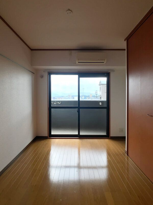 ロイヤル渡辺通の寝室