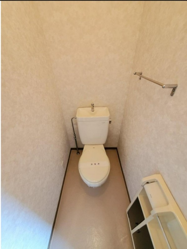 ヴィラコンフォート　IIのトイレ|落ち着いた色調のトイレです
