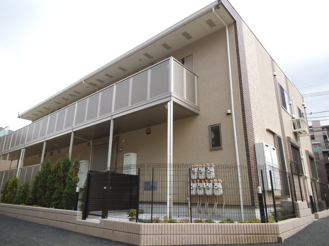 プリムローズの外観|2013年築のキレイな建物です♪