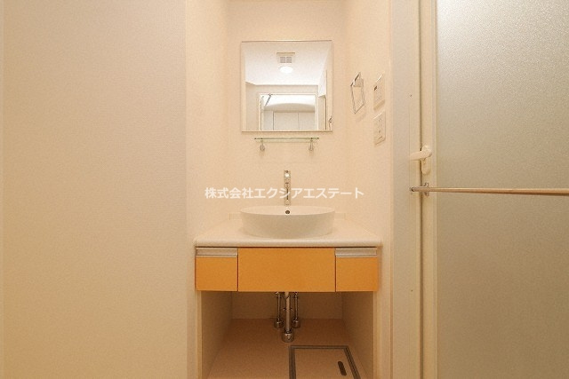 セレッソコート上本町EASTの独立洗面台