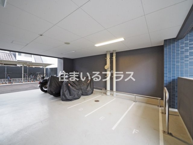 プレサンス野江内代ペルティエの駐車場