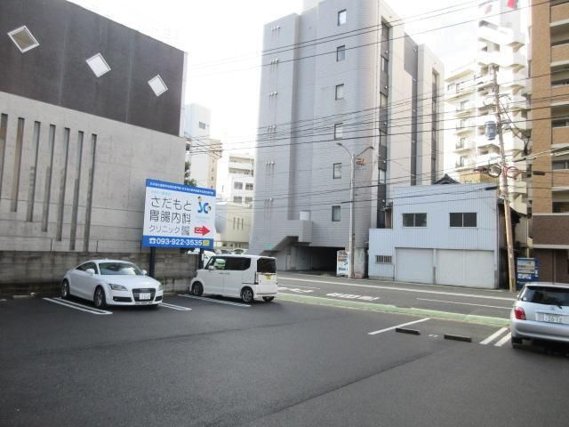 エルメゾン片野の駐車場