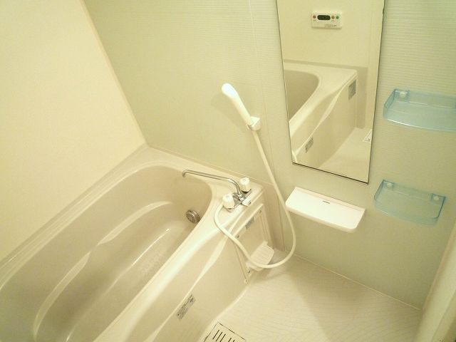 グランソレイユ5の浴室