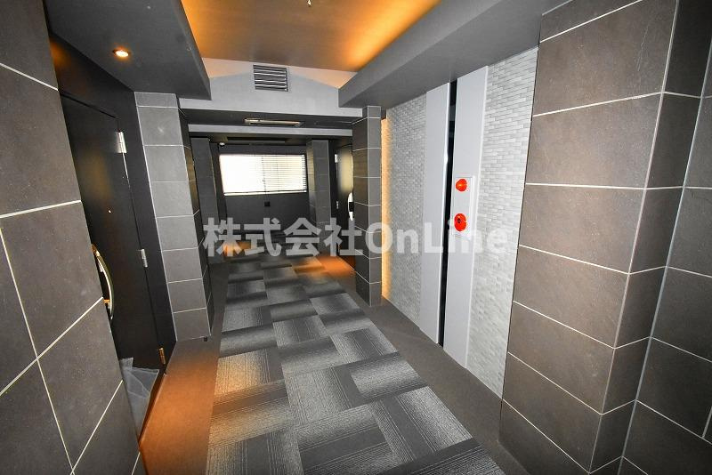 プレミアム菱屋西のロビー