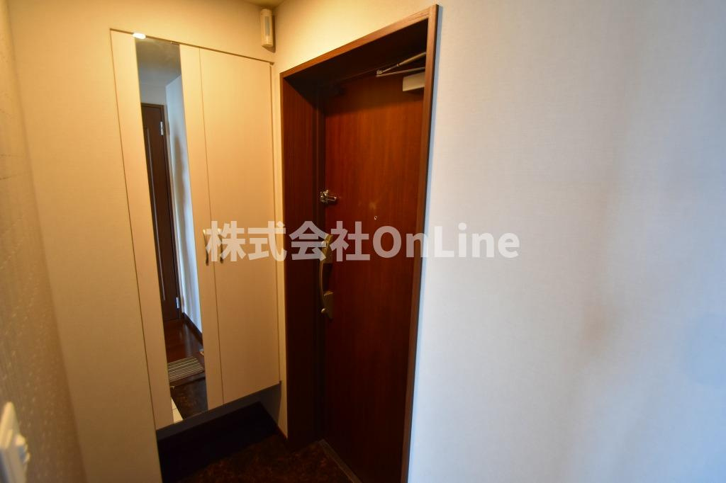 プレミアム菱屋西の玄関